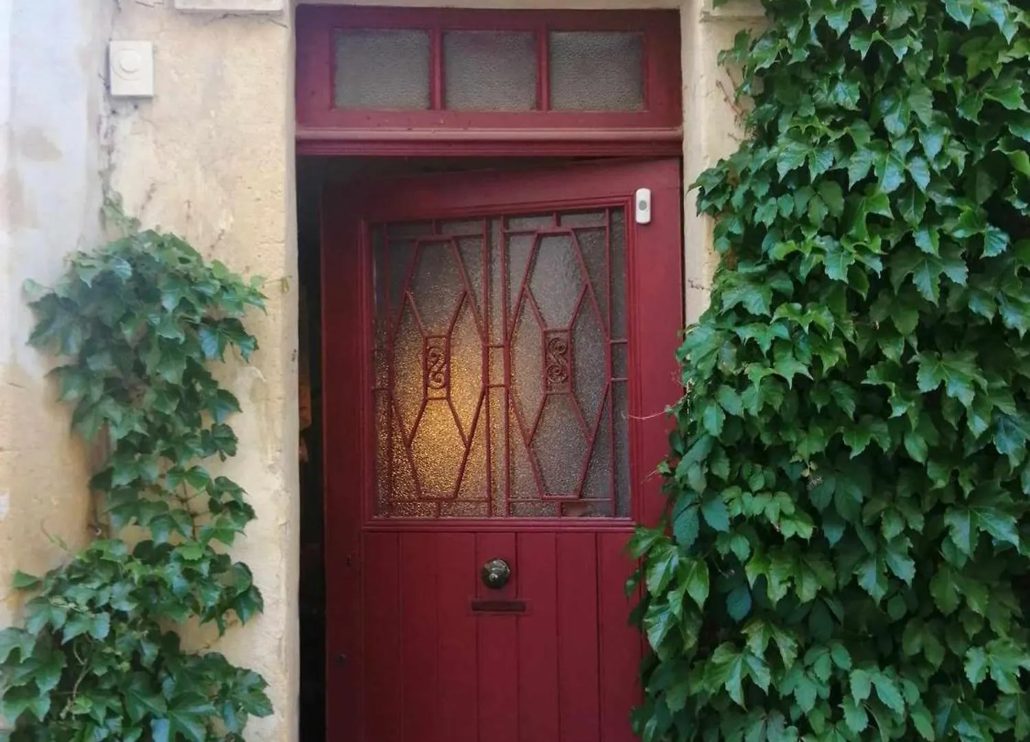 Calm&Art Intra-Muros Avignon Apartment